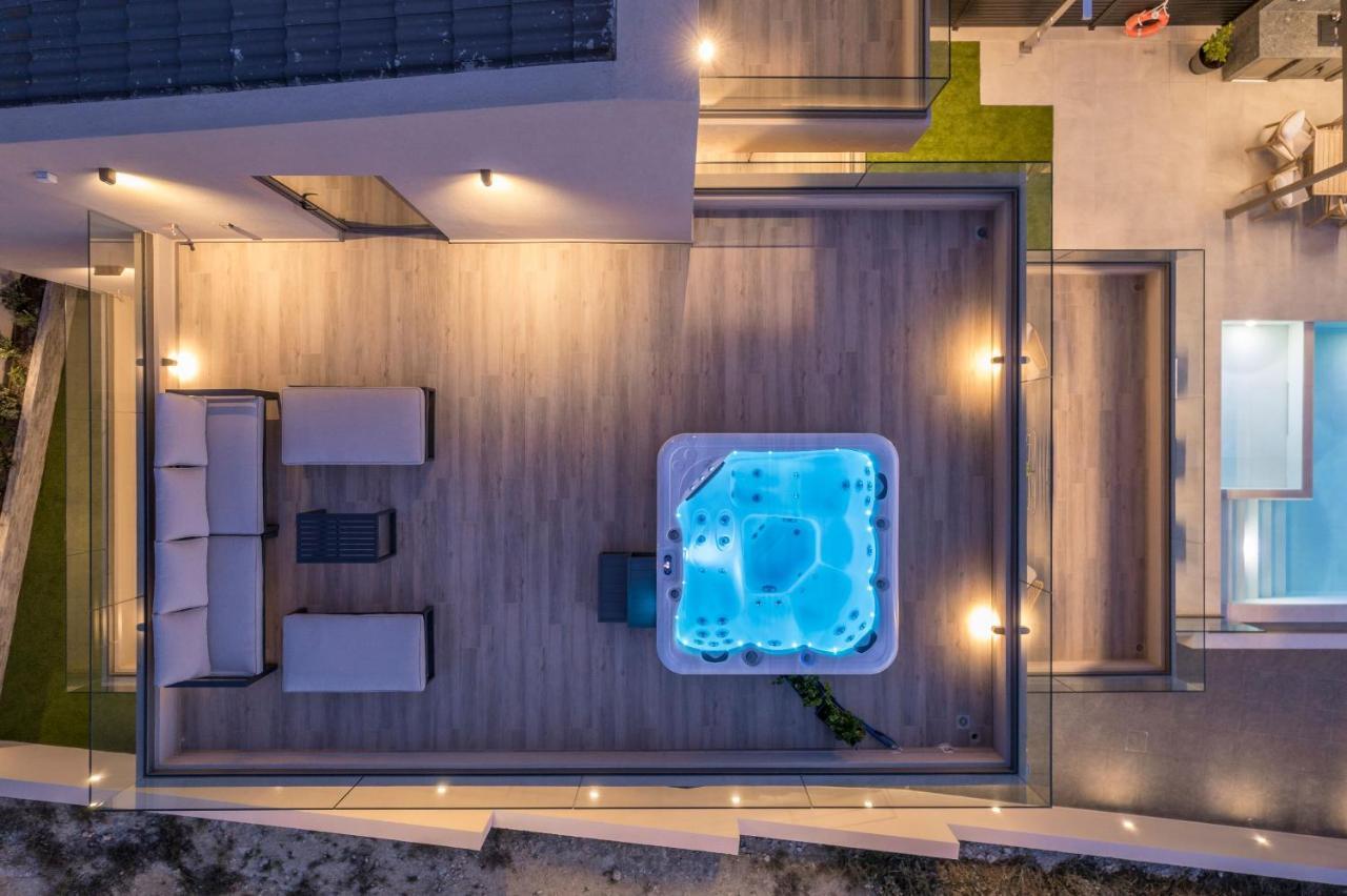 Villa Ekphrasis With Sea View And Jacuzzi Ravdhoukha Bagian luar foto