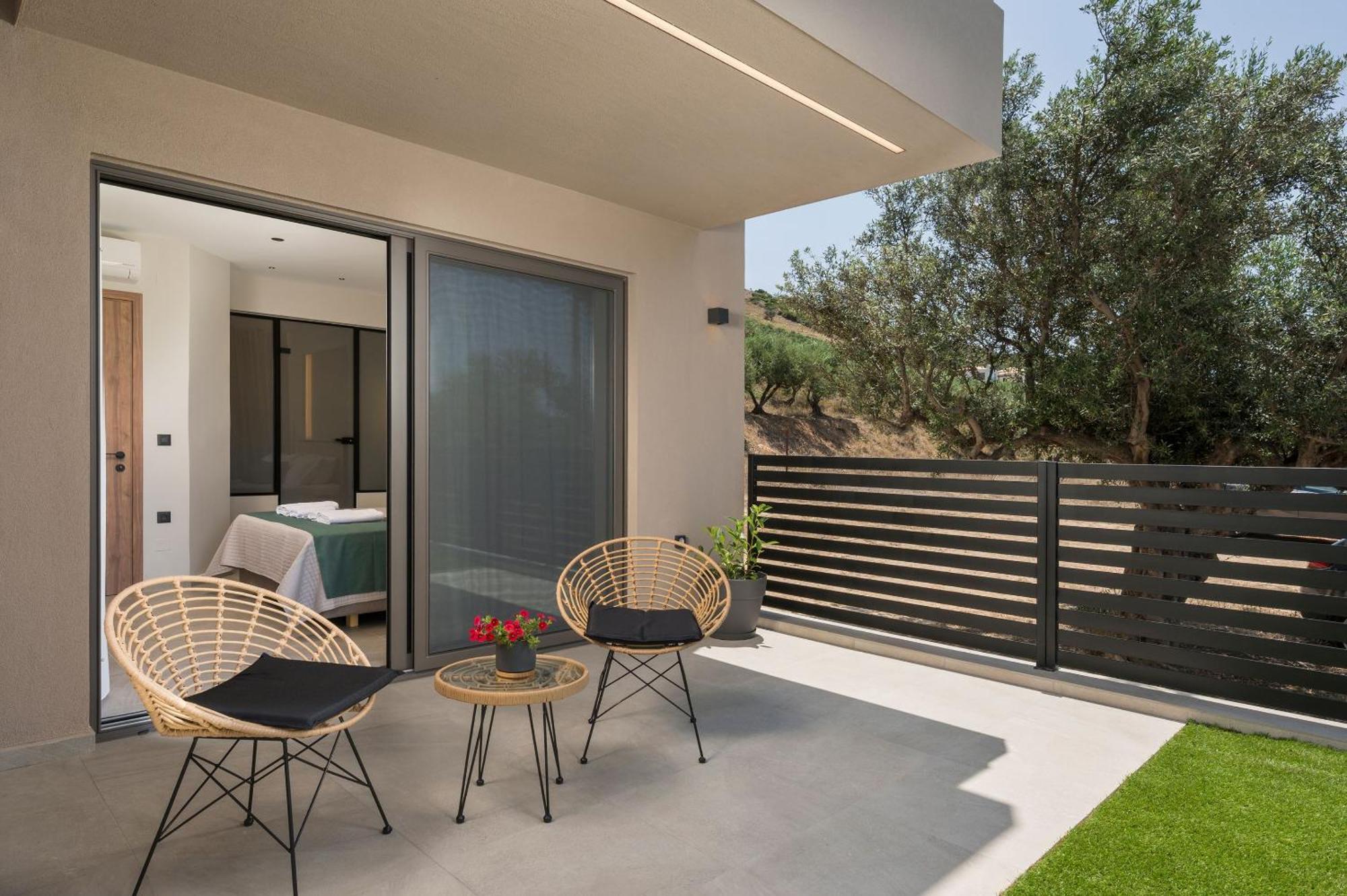 Villa Ekphrasis With Sea View And Jacuzzi Ravdhoukha Bagian luar foto